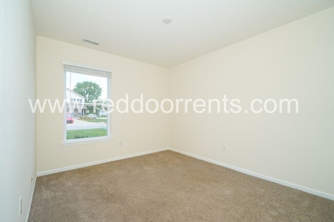 Building Photo - 127 Broadmoor Bend