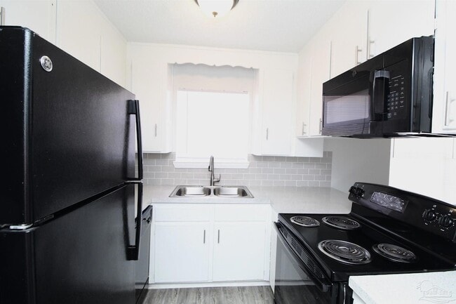 Building Photo - 10151 Guidy Ln