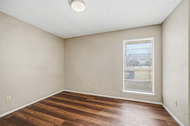 Building Photo - 5200 Nuckols Crossing Rd