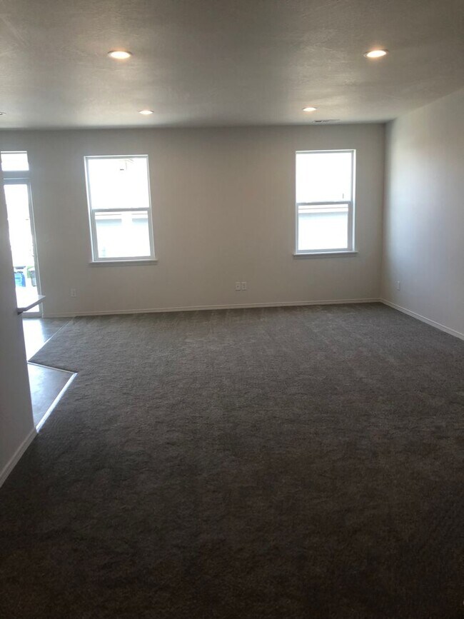 Building Photo - Home for Rent!!