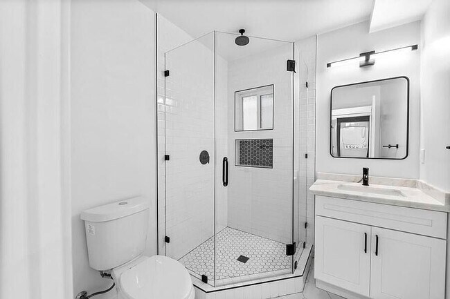 Building Photo - 739 N Formosa Ave