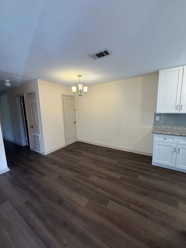 Building Photo - AM 8181-83 Jefferson Park