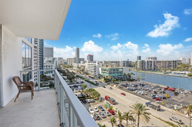 Building Photo - 3101 S Ocean Dr
