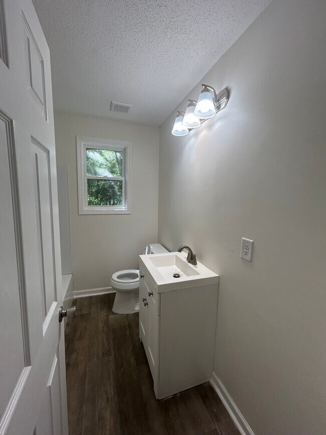 Building Photo - Belcrest