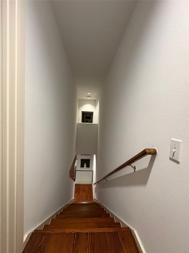 Building Photo - 2918 Commerce St