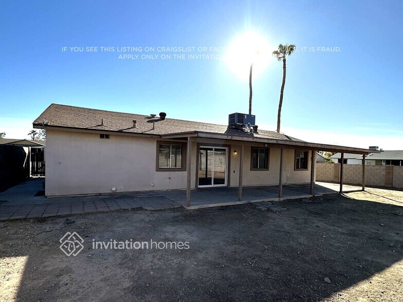 Building Photo - 8838 W Mercer Ln