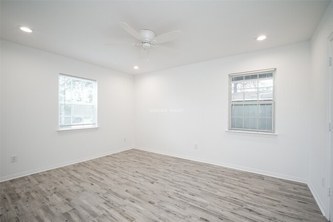 Building Photo - 218 Ishmeal St