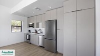 Building Photo - 2121 W Butler Dr