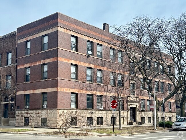 Building Photo - 1148 W Waveland Ave