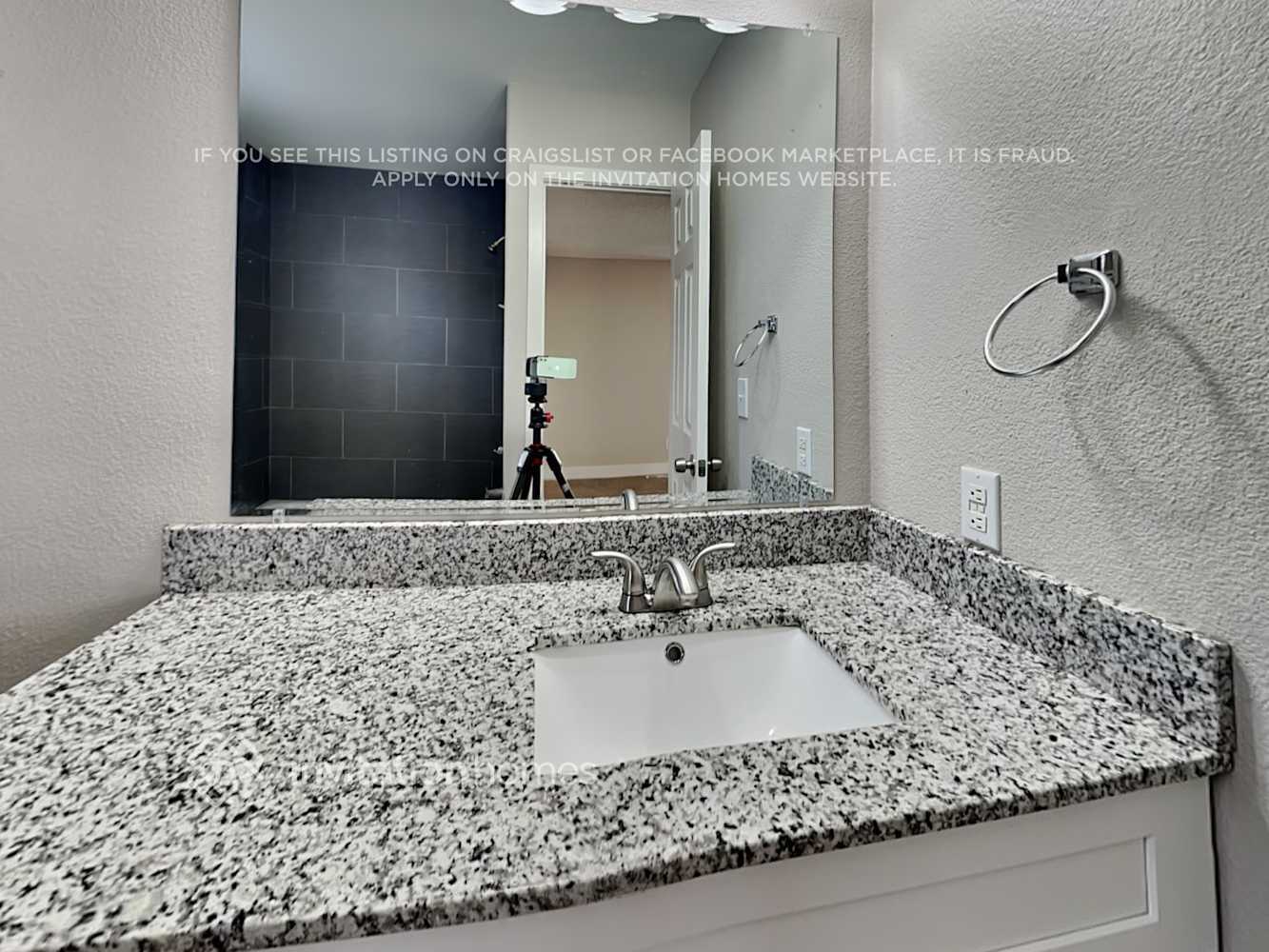 Building Photo - 9925 Stonebriar Ln