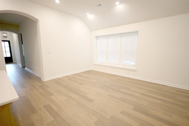 Building Photo - 27003 Golden Isle Ln