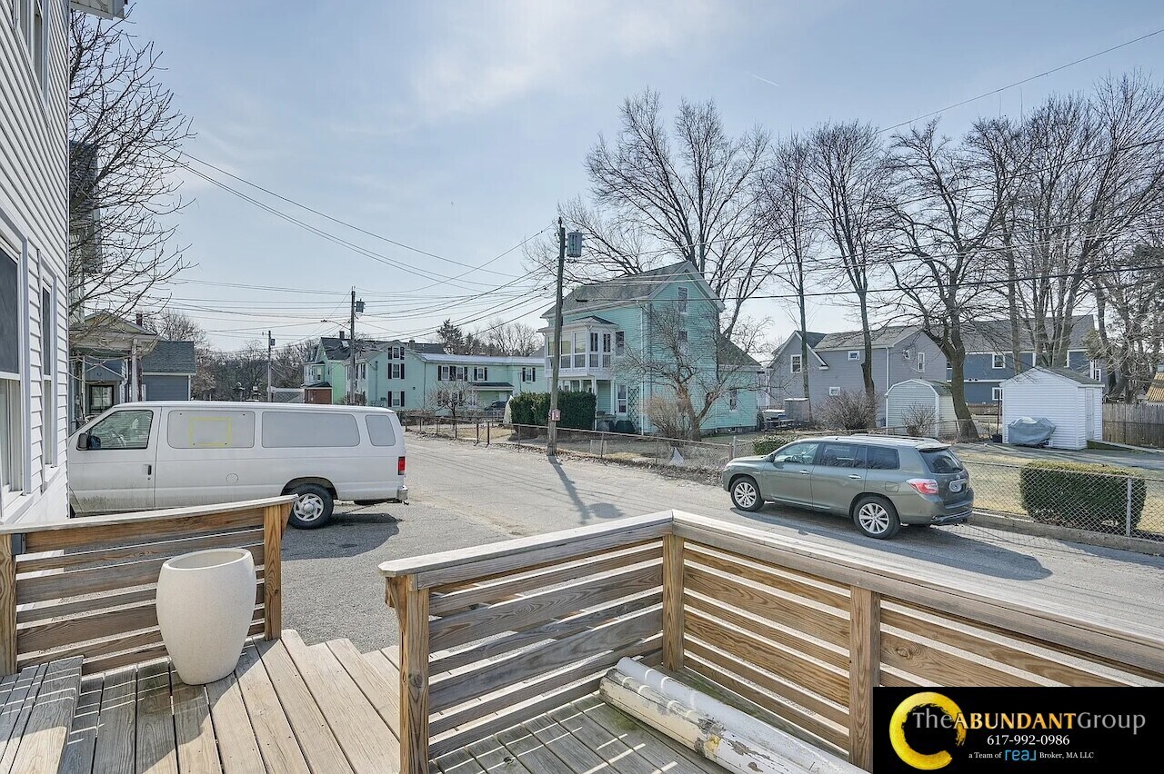 Building Photo - 44 Cottage St