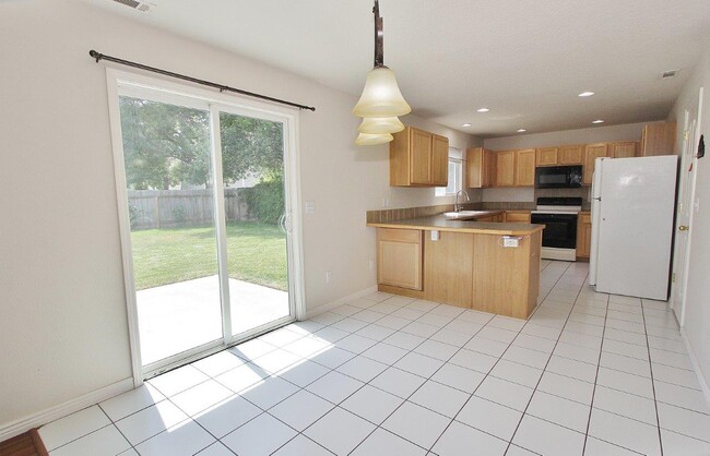 Building Photo - 9607 W Lillywood Dr