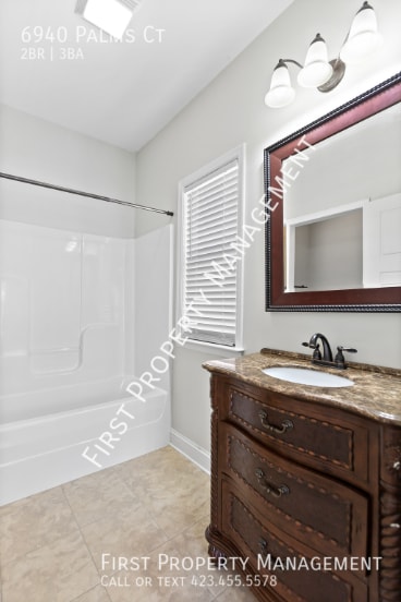 Building Photo - 6940 Palms Ct