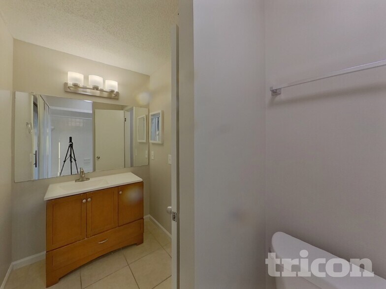 Building Photo - 2209 Constitution Dr