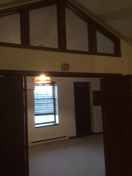 Building Photo - 32 N Main St