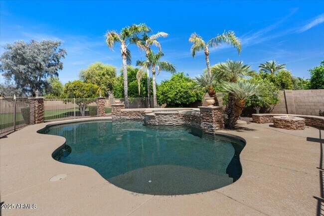 Building Photo - 3410 E Vallejo Ct