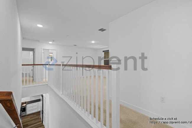 Building Photo - 15961 Mavericks Ln