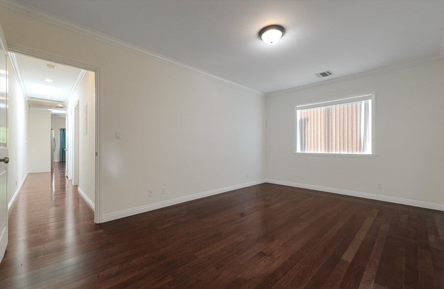 Building Photo - 809 N La Jolla Ave