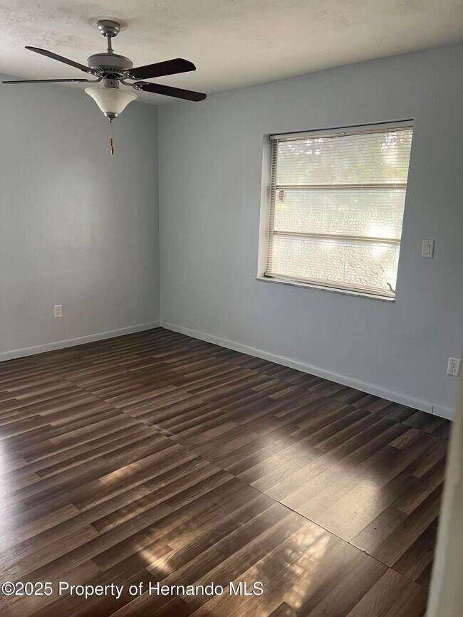 Building Photo - 7322 Pinehurst Dr