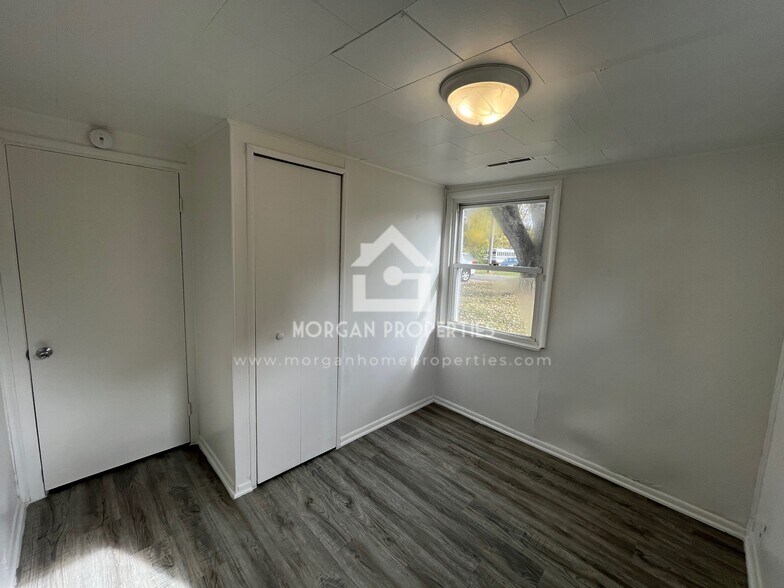 Building Photo - 619 Woodlawn Dr