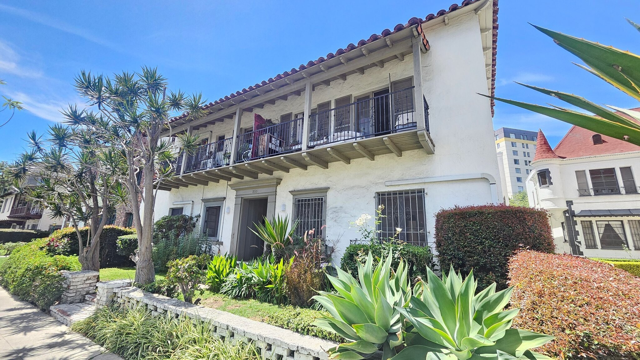 Building Photo - 355 Cochran Ave