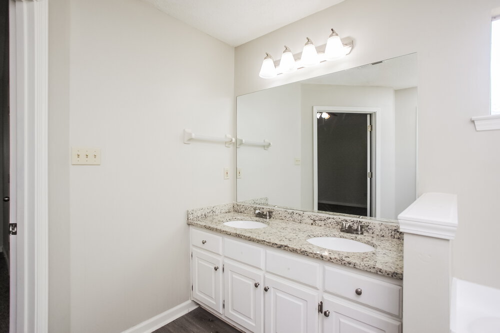 Building Photo - 5822 Michaelson Dr