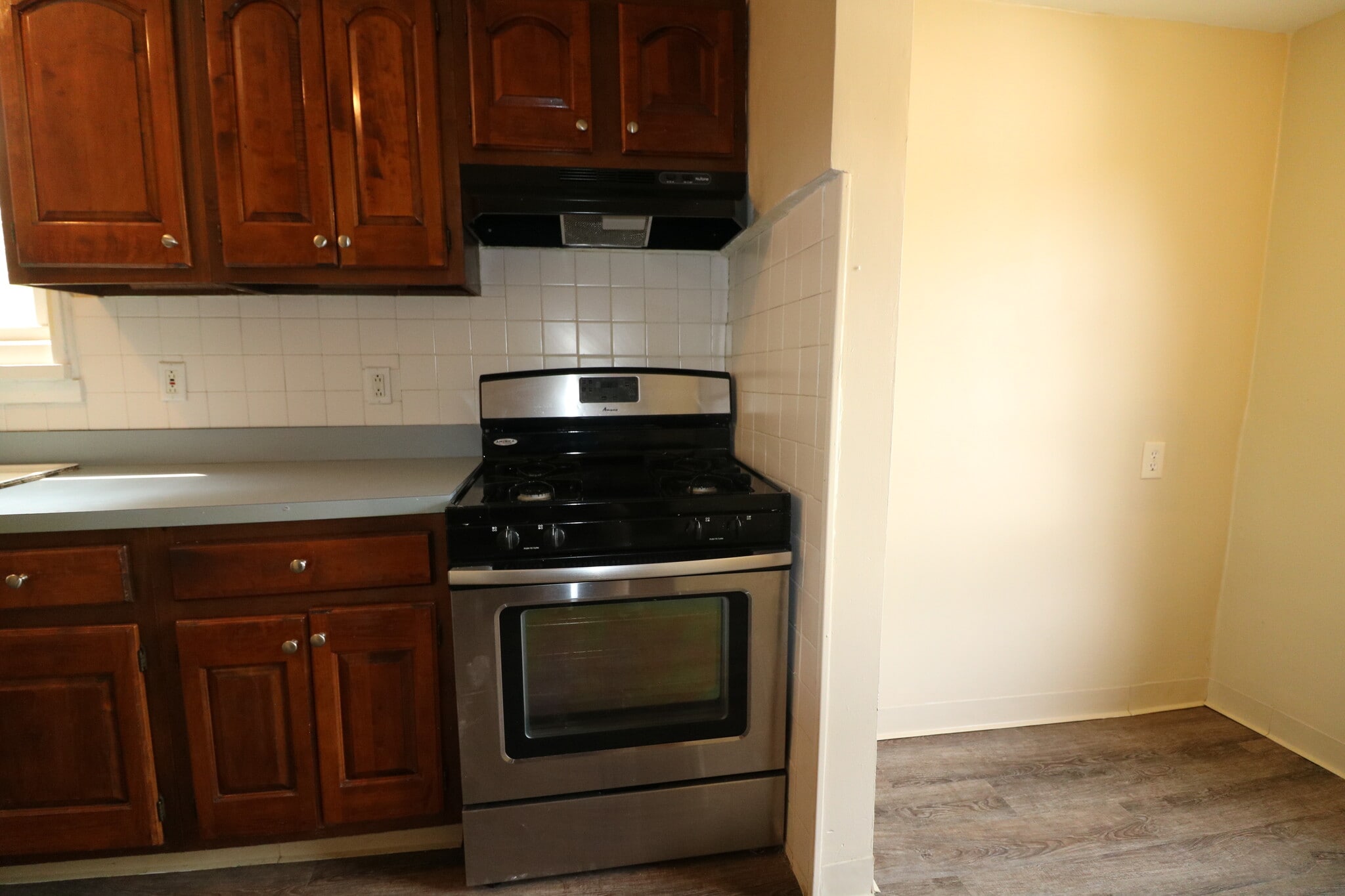 Building Photo - 1626 Summit Ln