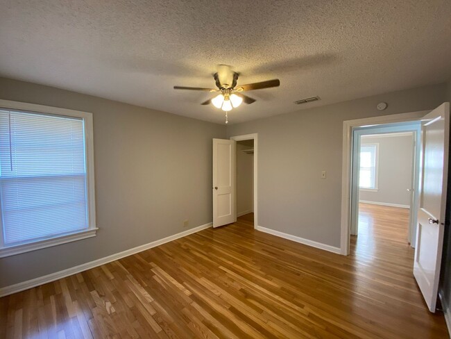 Building Photo - Recently renovated 3 bedroom home for leas...