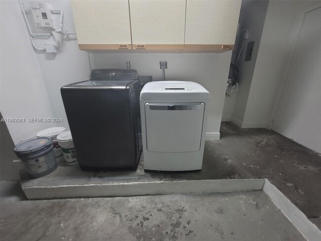 Building Photo - 10304 SW 139th Pl