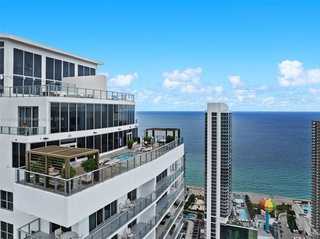 Building Photo - 4010 S Ocean Dr