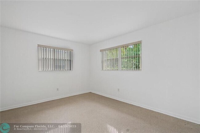 Building Photo - 50 NE 45th Ct