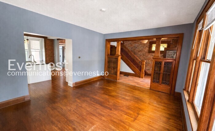 Building Photo - 700 Linwood Ave