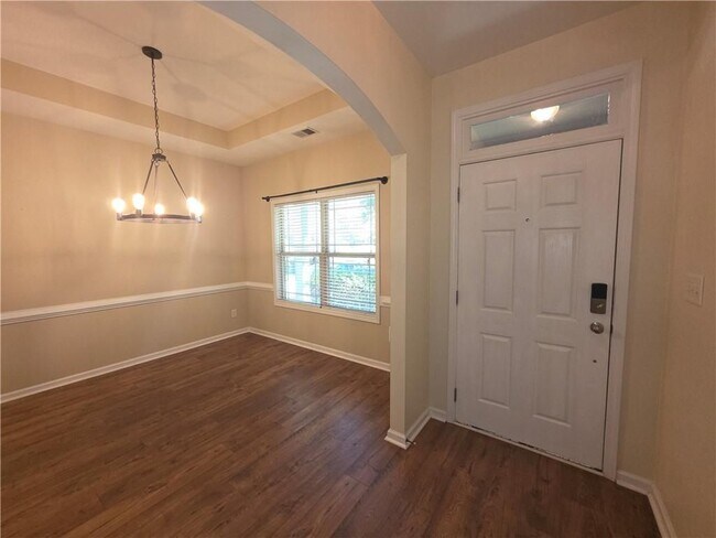 Building Photo - 113 Macalester Dr