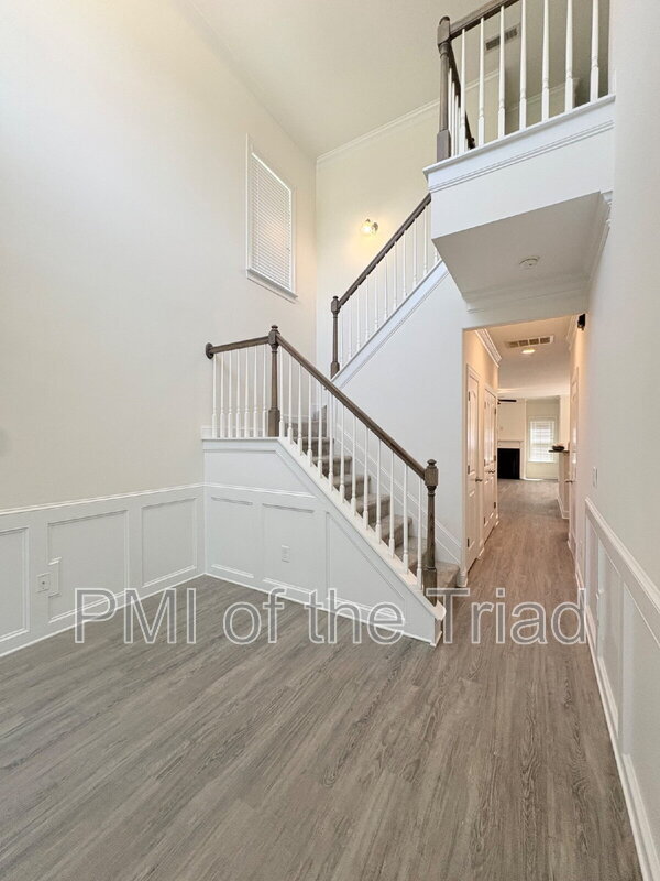 Building Photo - 2974 York Pl Dr NE