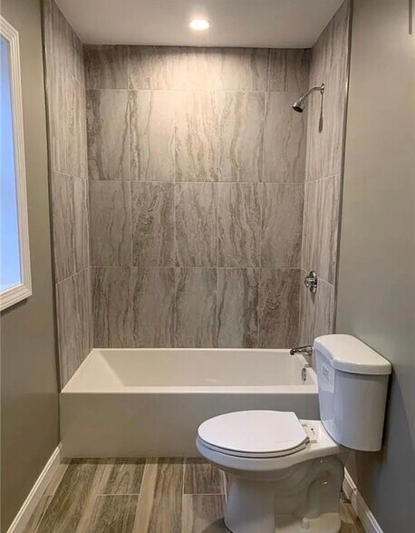 Building Photo - 99 Parnell St