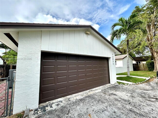 Building Photo - 13971 SW 112th St
