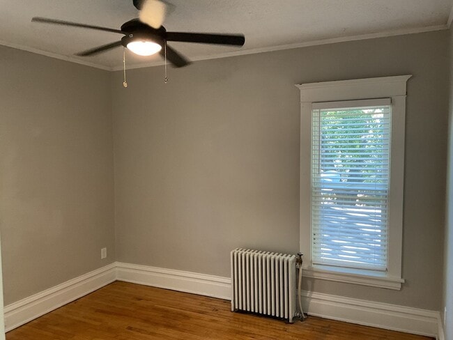 Building Photo - Beautifully Updated 4 BR/2 BA Upper-Level Duplex in Minneapolis with 2-Car Garage!