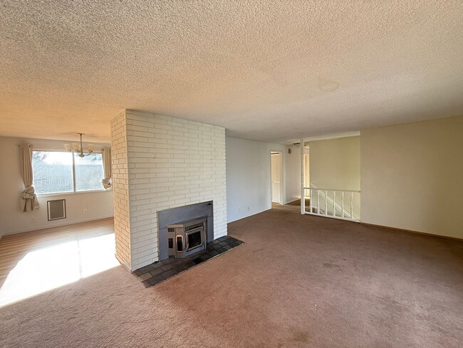 Building Photo - February Rent Free!!!