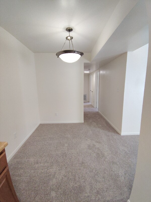 Building Photo - 600 Reusens Rd