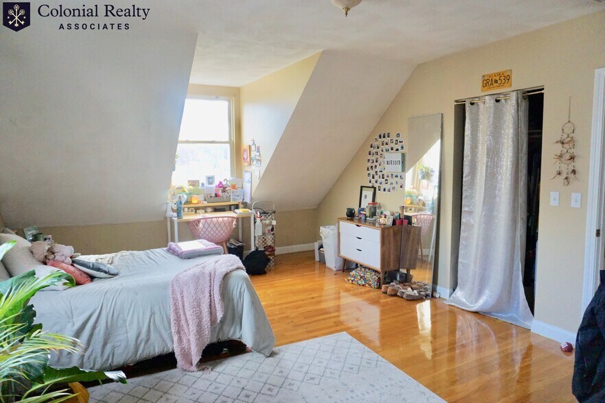 Building Photo - 19 Highgate St