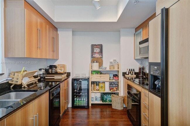 Building Photo - 335 S Biscayne Blvd