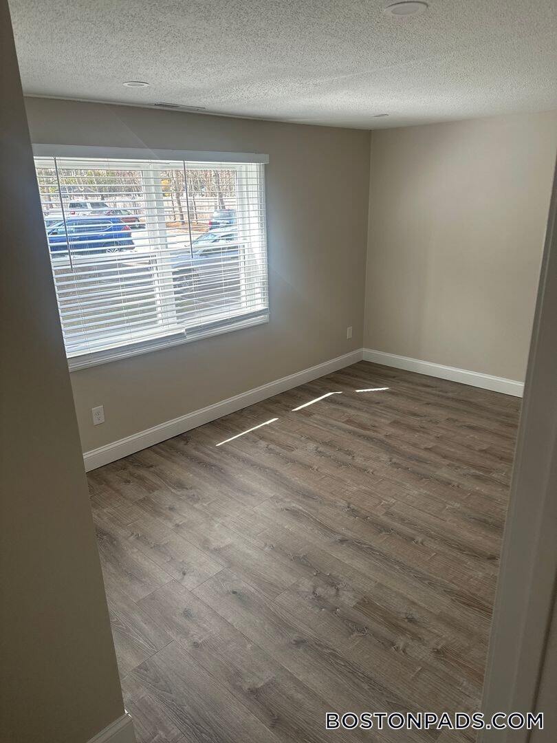 Building Photo - 13-27 Kenmar Dr.