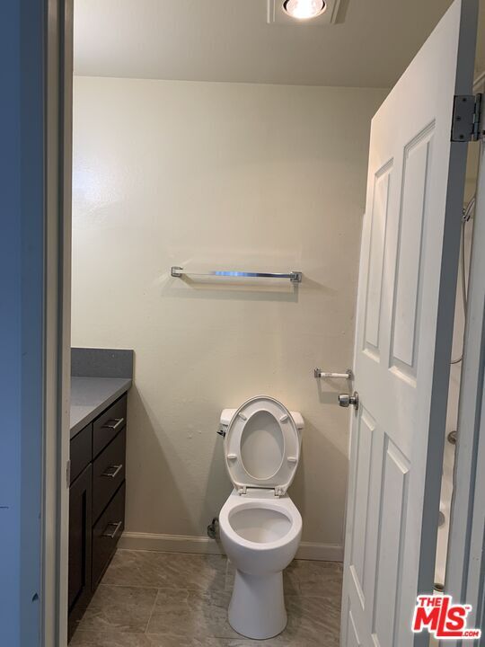 Building Photo - 545 S Manhattan Pl