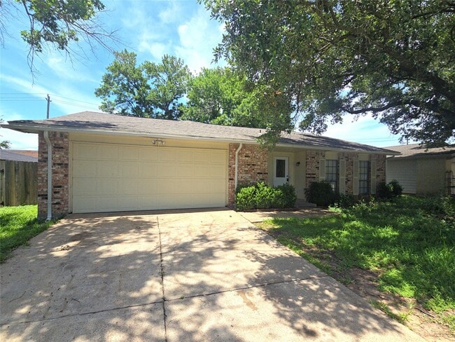 Building Photo - 3906 Postwood Dr