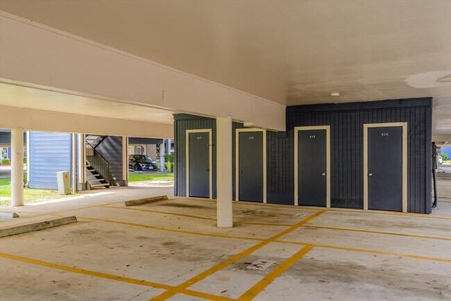 Building Photo - 18511 Egret Bay Blvd