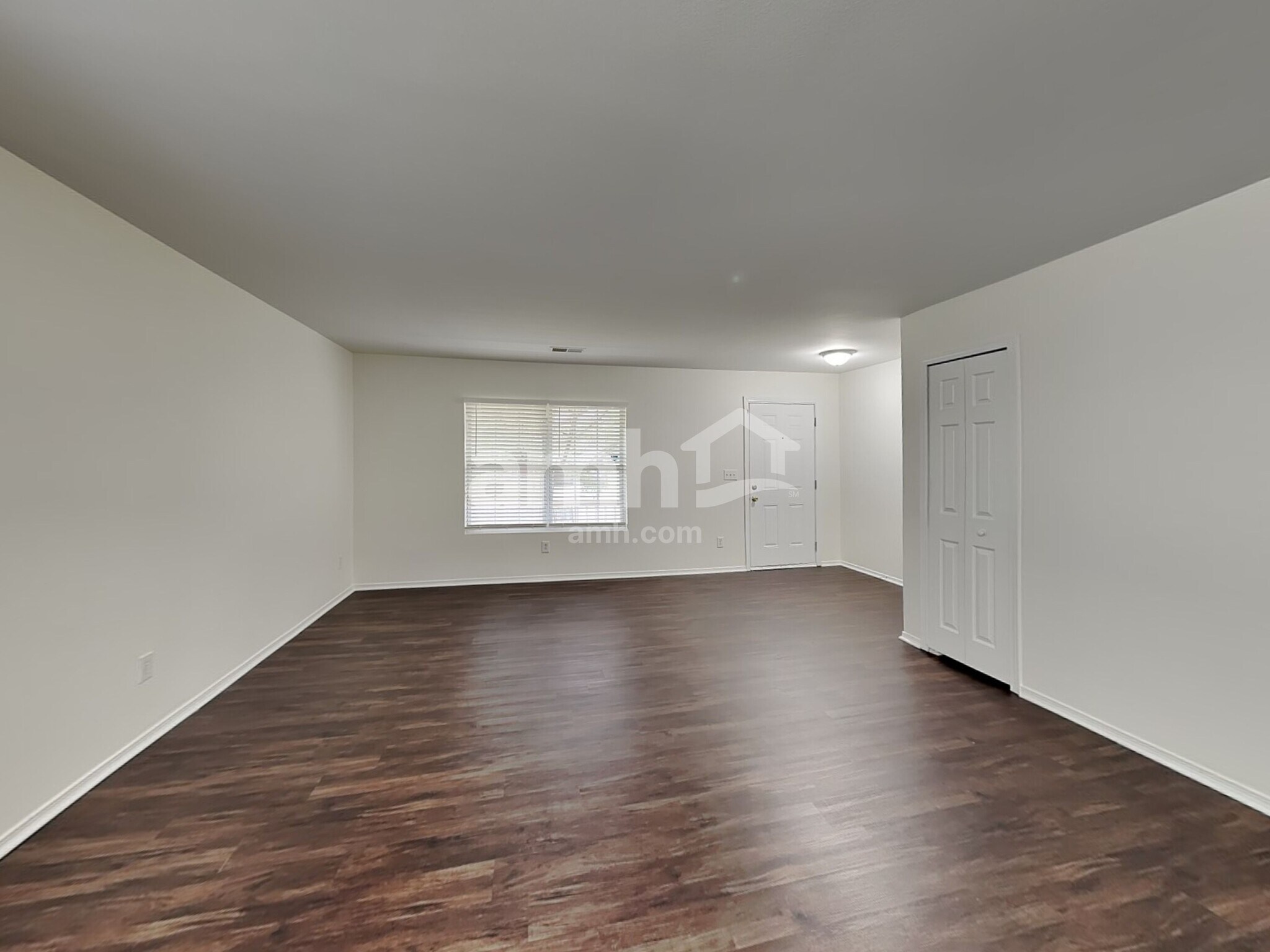 Building Photo - 3837 Larkhaven Village Dr