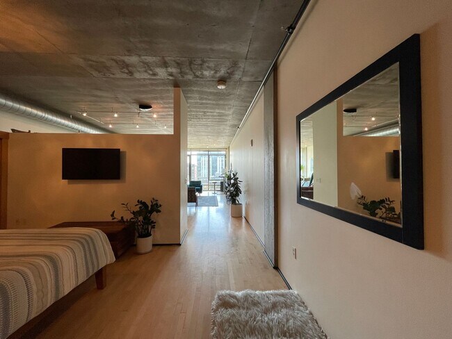 Building Photo - Prime Location in the Heart of the Pearl i...