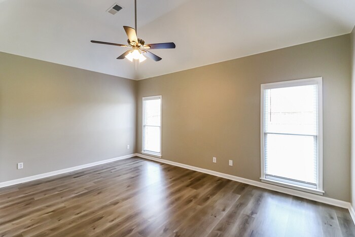 Building Photo - 5036 Devan Woods Cove