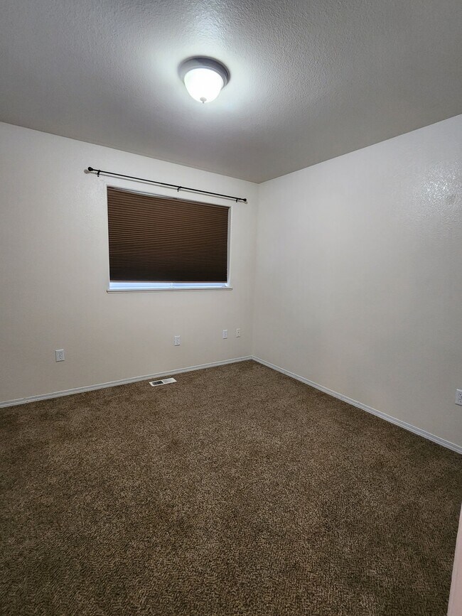 Building Photo - 1651 N Lacy Loop